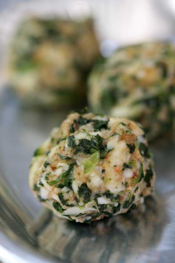 Easy Spinach Balls - A great meatless offering for gatherings and a favorite snack of the kiddos!