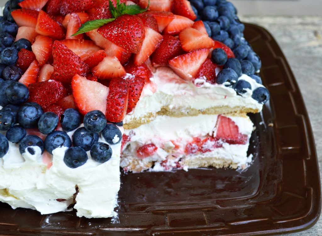 berry ice box cake