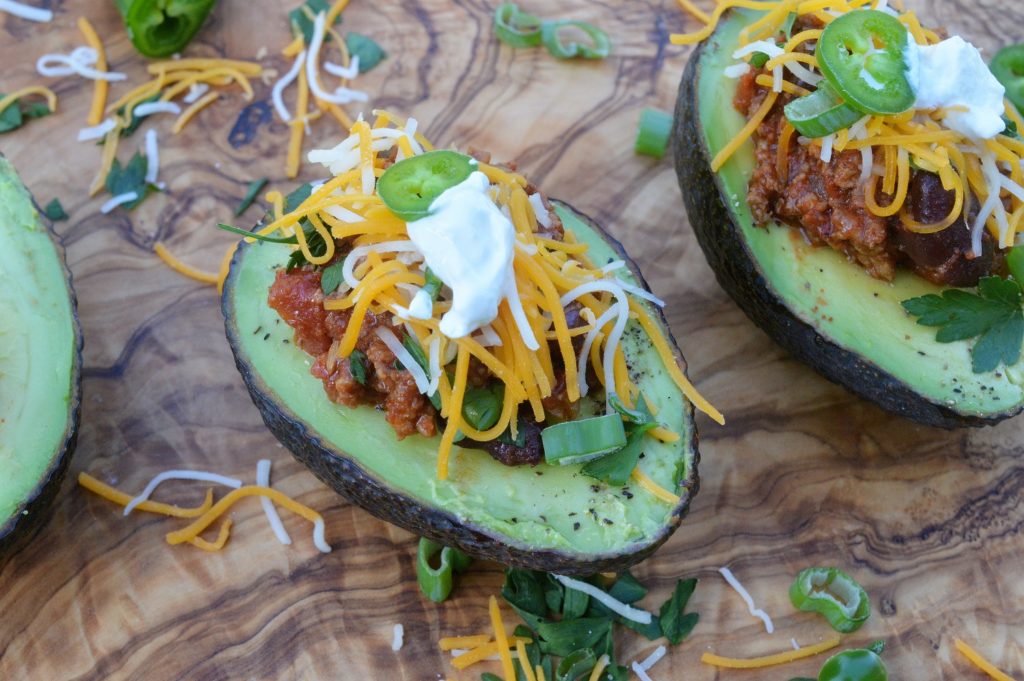 Avocados Stuffed With Spicy Chili