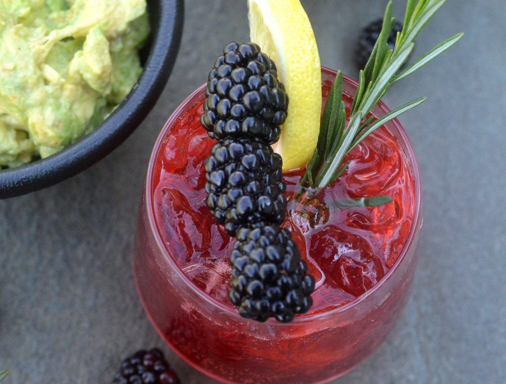 Blackberry Lemonade Vodka Cooler - Yum for summer! 