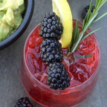 Blackberry Vodka Lemonade Cooler - Yummo!