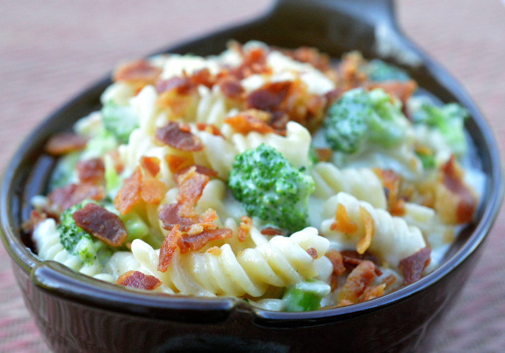 Easy Stovetop Mac & Cheese with Bacon & Brocolli