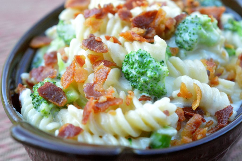 Mac & Cheese with Bacon & Broccoli