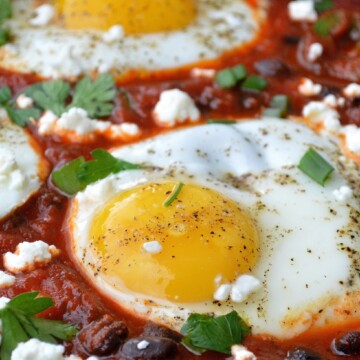 Eggs & Beans In Spicy Tomato Sauce