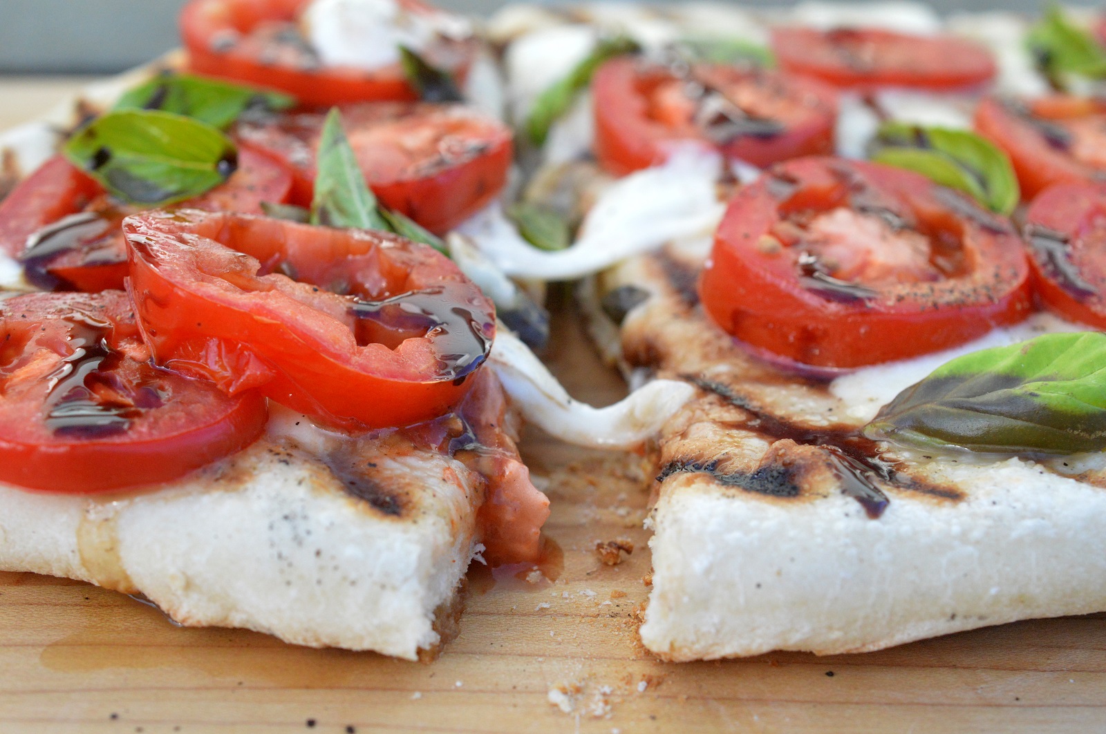 Caprese Pizza On The Grill