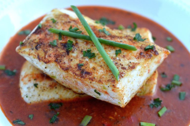 30 Minute Pan Seared Halibut in Thai Curry Sauce