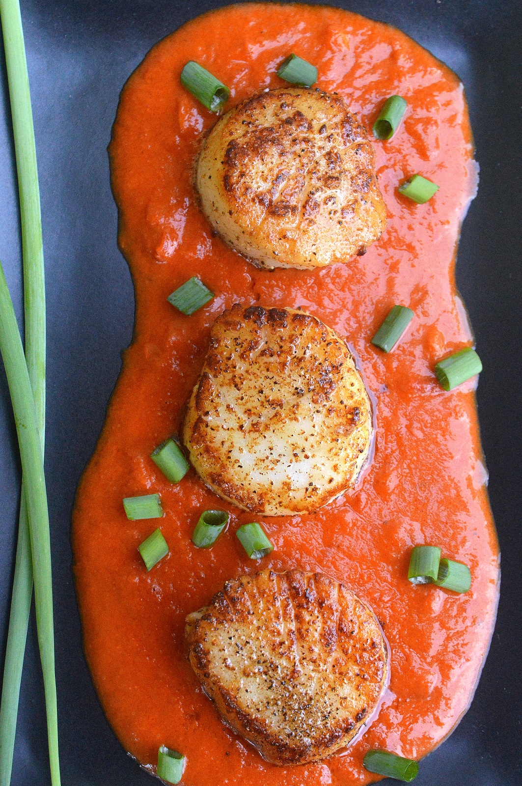 Seared Scallops in a quick, flavorful Tomato Curry Sauce