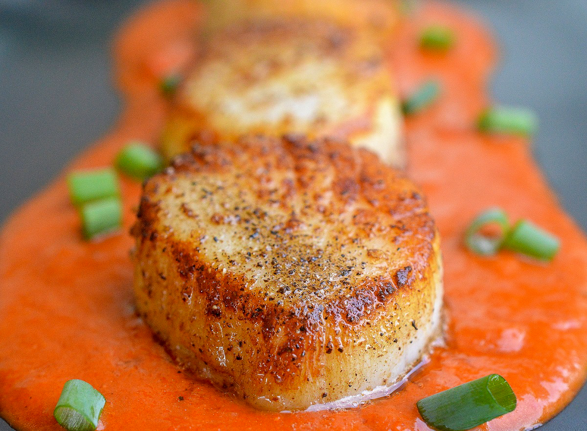 Seared Scallops recipe  in Tomato Curry Sauce