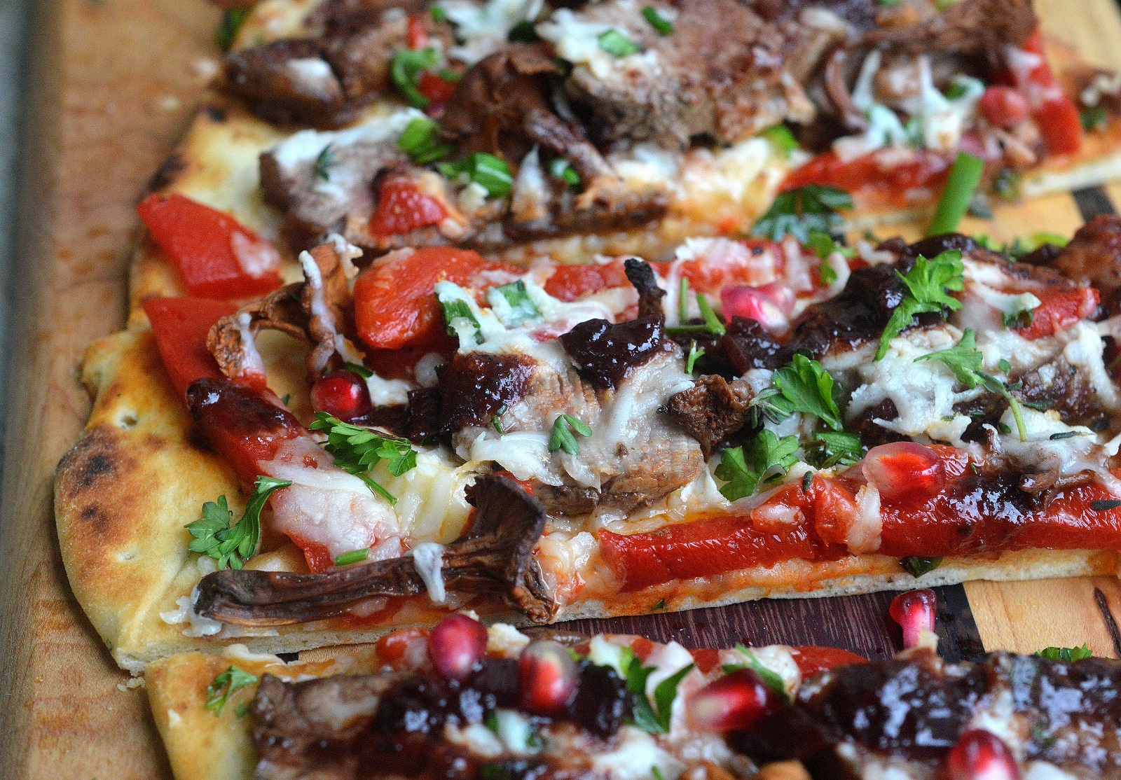 Loaded Steak, Mushroom & Roasted Red Pepper Flatbread