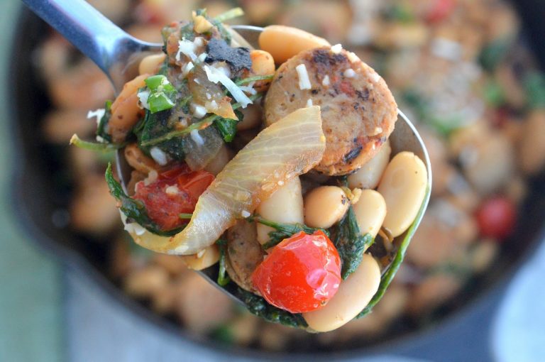 One Pot Chicken Sausage, Beans & Kale! Healthy, delicious and on the table in under 30 minutes!