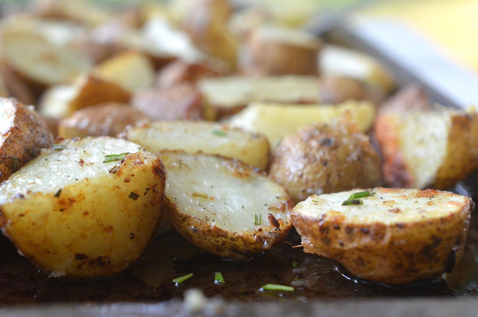 Easy and flavorful Rosemary Garlic Roasted Potatoes