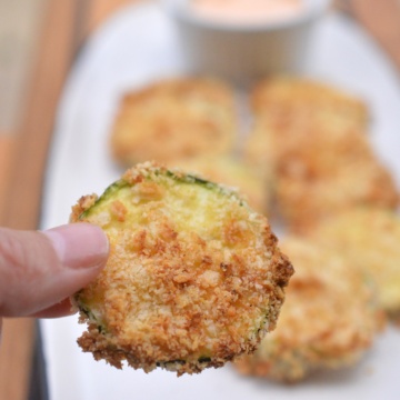 Crispy Air fried Zucchini Chips so easy and fast to make