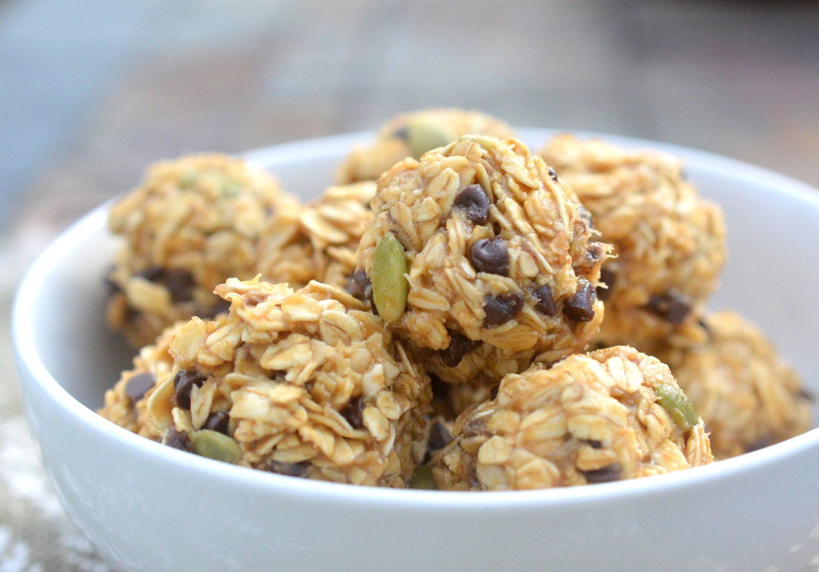 Oatmeal Banana Energy Bites a no cook banana oat snack. Shown in a bowl.