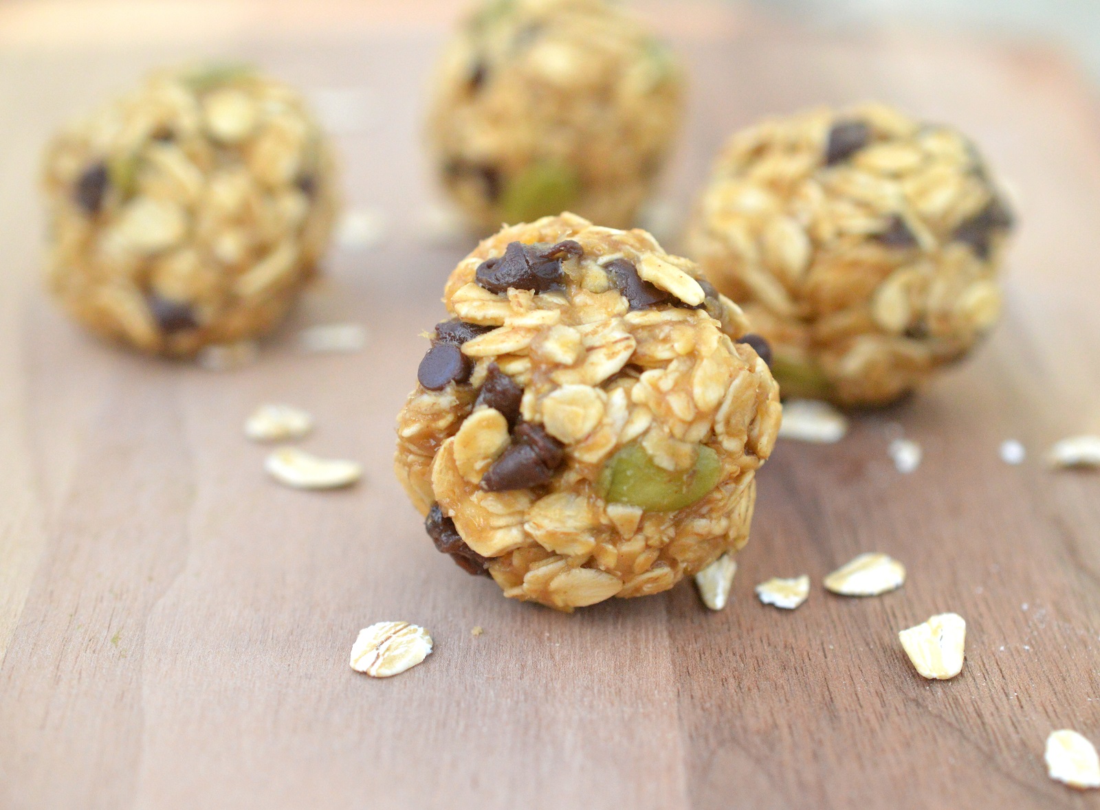 Oatmeal Banana Energy Bites Delicious &  Nutritious! 