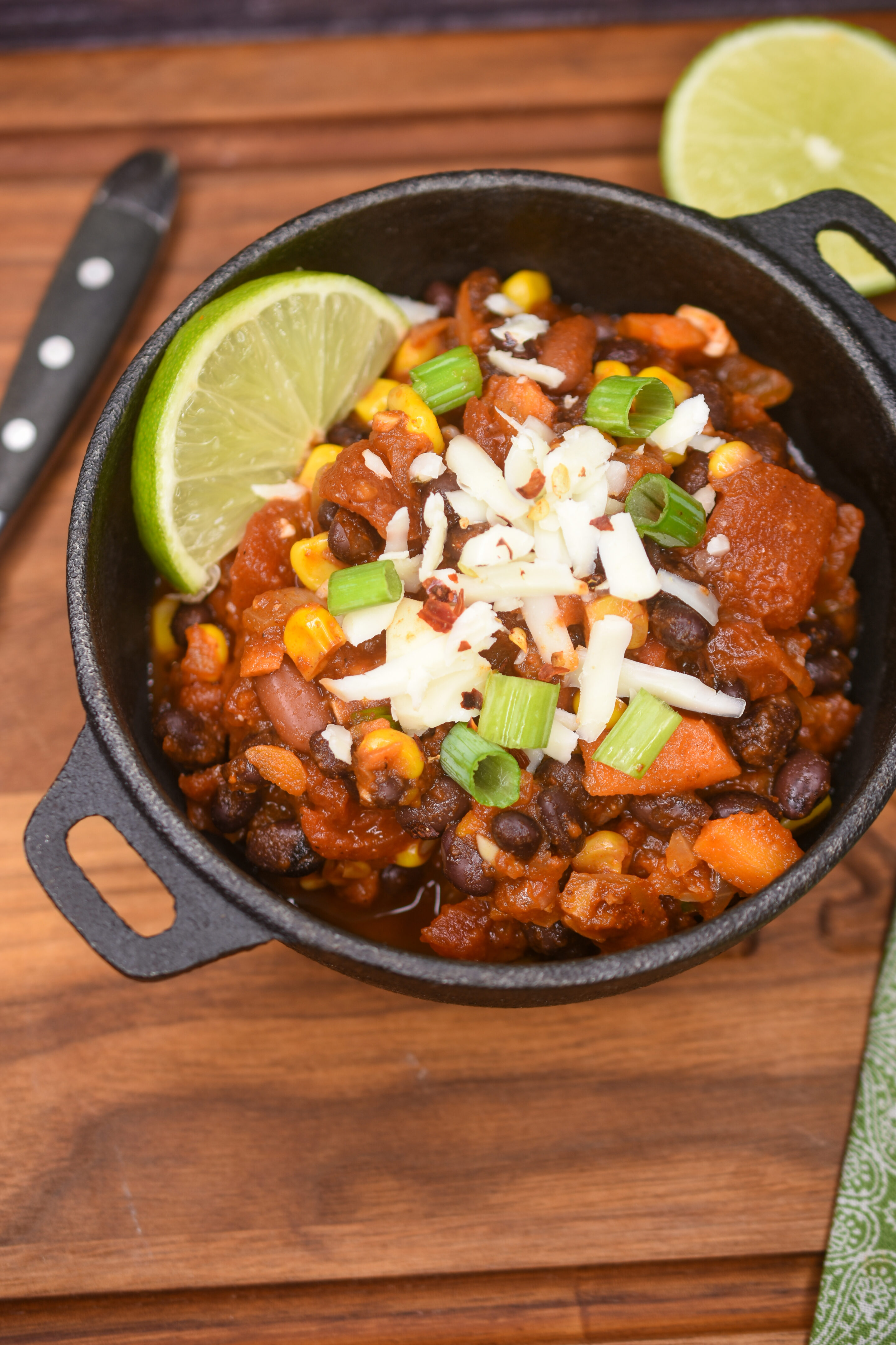 Meatless chili recipe Such deep flavor in this vegetarian chili recipe. This is also a vegan chili recipe